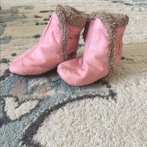 Robeez classic cozy baby boots